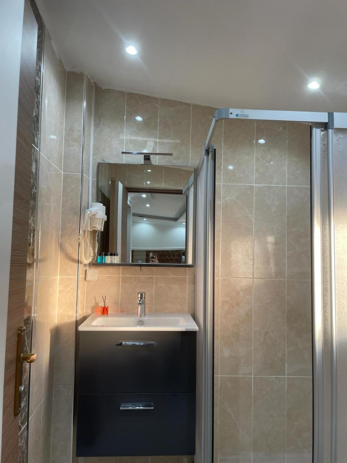 Luna Suites Taksim 伊斯坦布尔 外观 照片